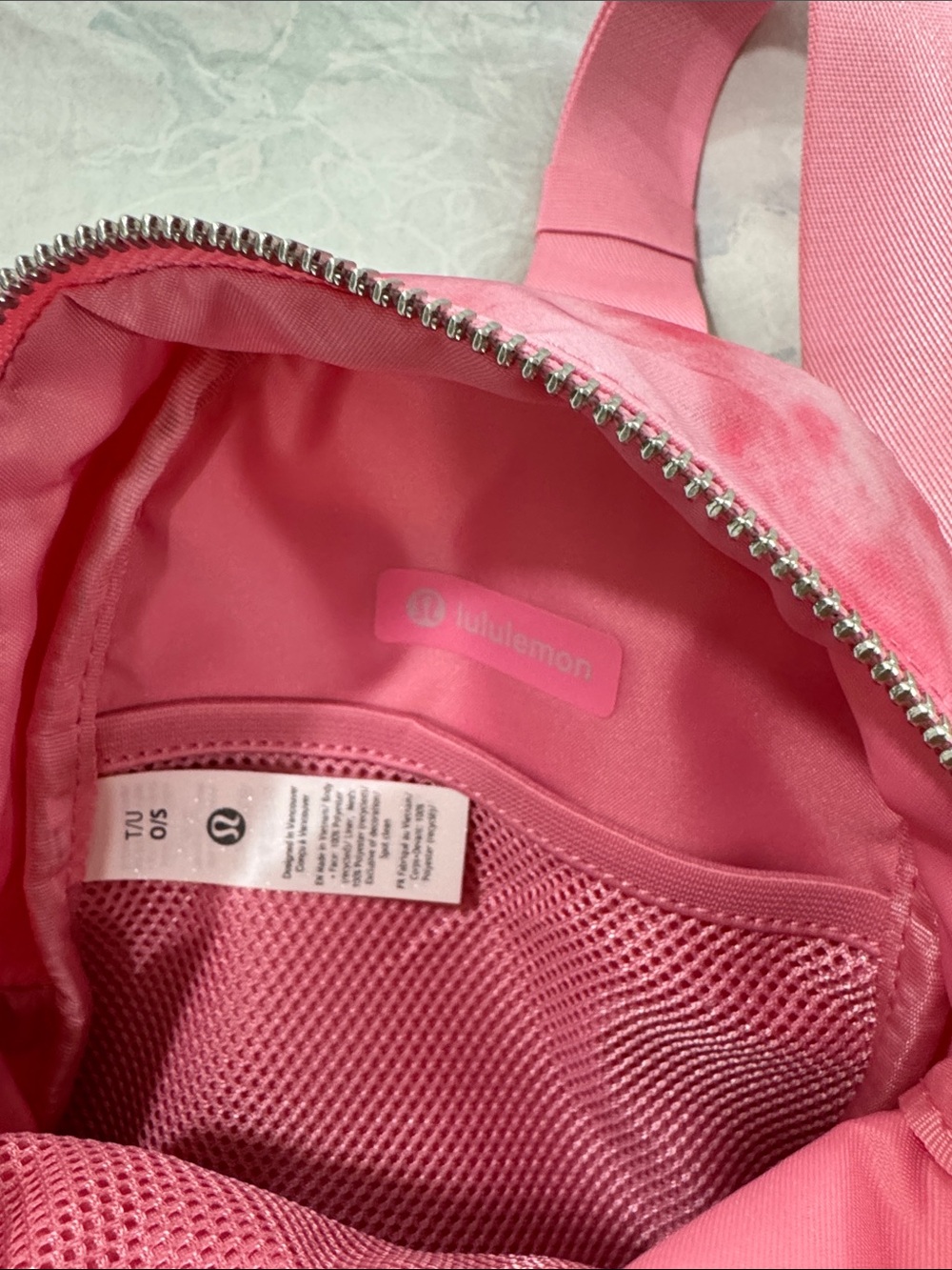 Lululemon Everywhere Sling Bag Small - Picture 3 of 4